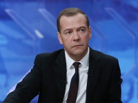 Медведев обещал облегчить дачникам подключение к газу, воде и электричеству