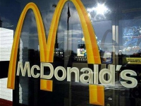 Студент взыскивает с McDonald's компенсацию в 150 000 руб. из-за кости в ролле