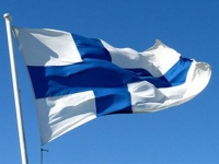 Суд в Финляндии наказал заставлявших дочь бить игрушку-мигранта супругов