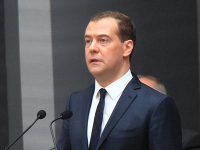Медведев одобрил двукратное сокращение проверок бизнеса